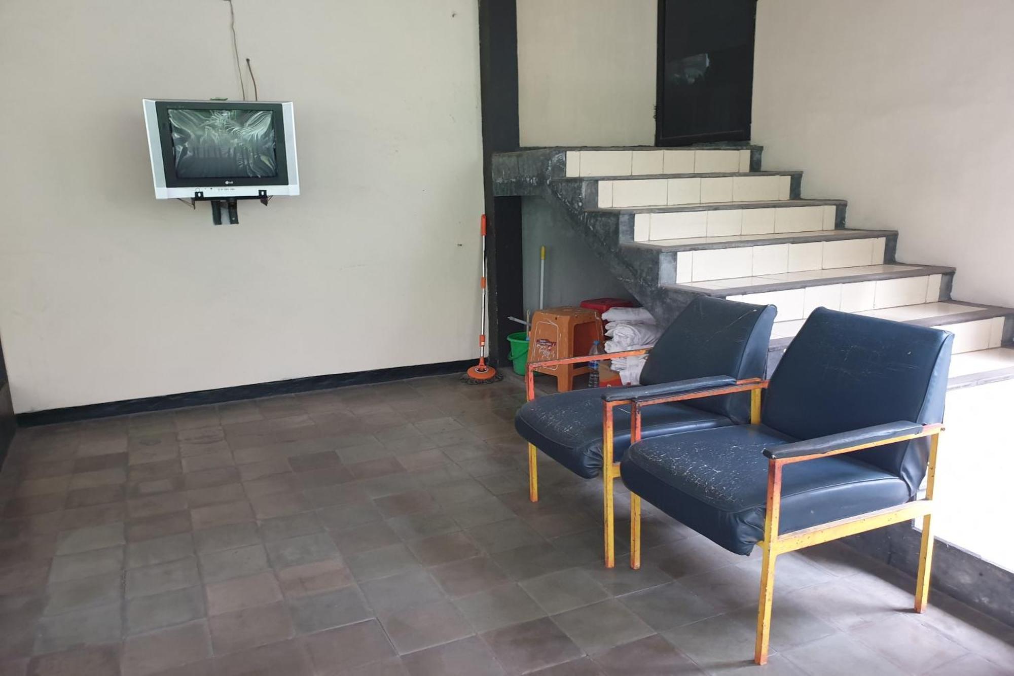 فندق Oyo Life 2090 Ratna Backpacker Syariah بروبولينغو المظهر الخارجي الصورة