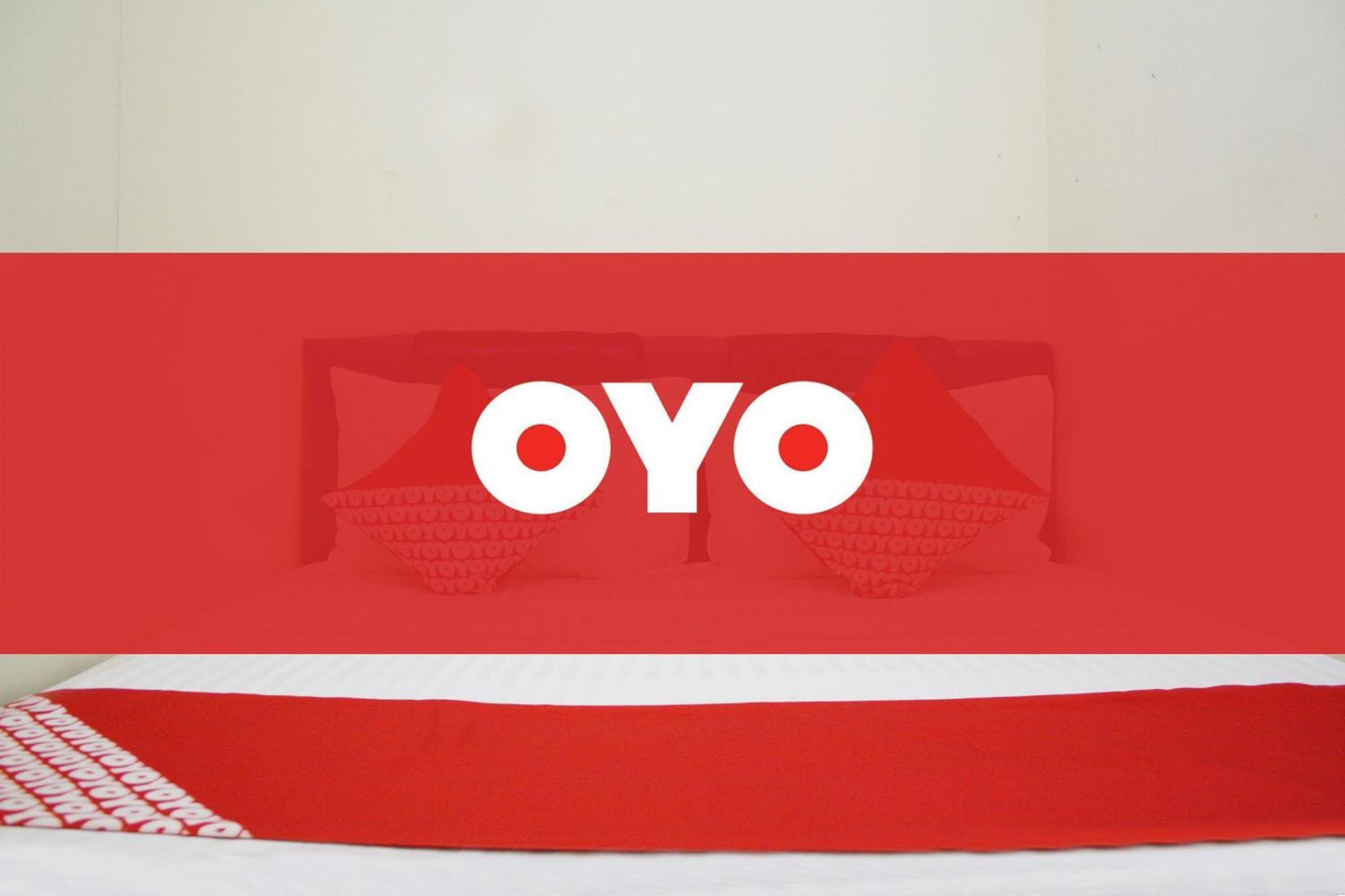 فندق Oyo Life 2090 Ratna Backpacker Syariah بروبولينغو المظهر الخارجي الصورة